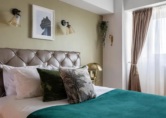 Views Of Palace Of The Parliament 2br Jungle Theme 公寓 布加勒斯特