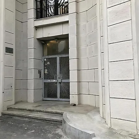 Views Of Palace Of The Parliament 2br Jungle Theme Appartement