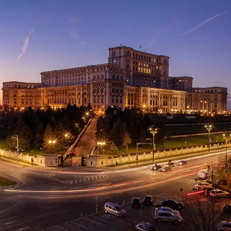Views Of Palace Of The Parliament 2br Jungle Theme * Bukarest