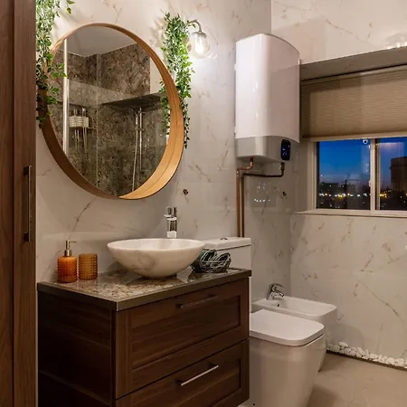 Views Of Palace Of The Parliament 2br Jungle Theme Daire *