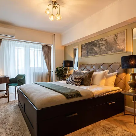 Views Of Palace Of The Parliament 2br Jungle Theme * Bucarest