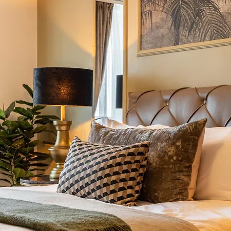 Daire Views Of Palace Of The Parliament 2br Jungle Theme *