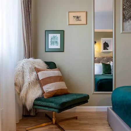 Appartement Views Of Palace Of The Parliament 2br Jungle Theme Bucarest