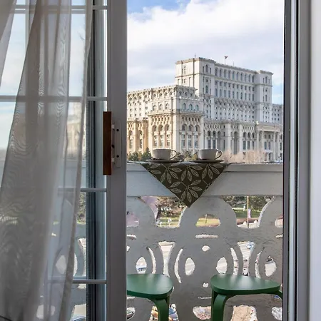 Views Of Palace Of The Parliament 2br Jungle Theme Bukarest