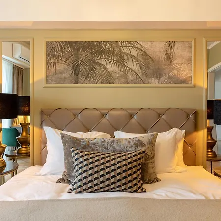 Views Of Palace Of The Parliament 2br Jungle Theme * Bükreş