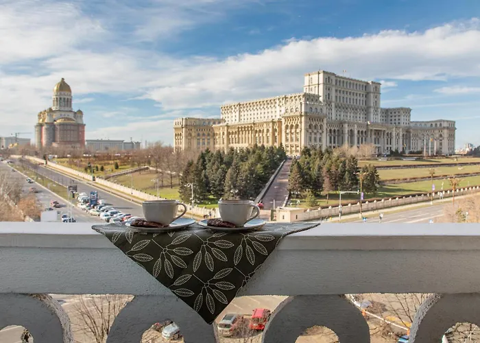 Views Of Palace Of The Parliament 2br Jungle Theme Appartamento Bucarest