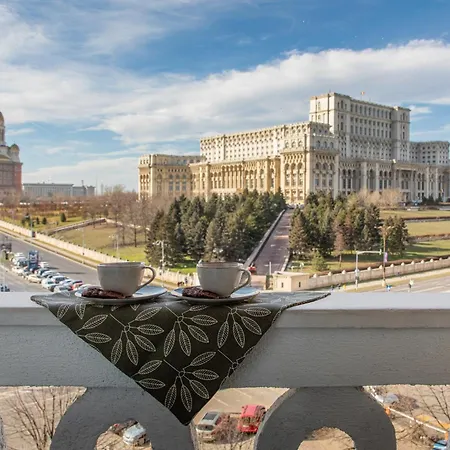 Views Of Palace Of The Parliament 2br Jungle Theme Lejlighed Bukarest