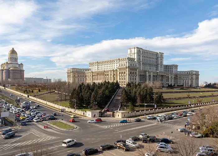 شقة Views Of Palace Of The Parliament 2br Jungle Theme *