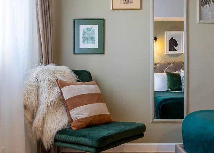 شقة Views Of Palace Of The Parliament 2br Jungle Theme بوخارست